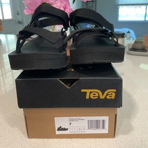 Teva Midform Sandals
